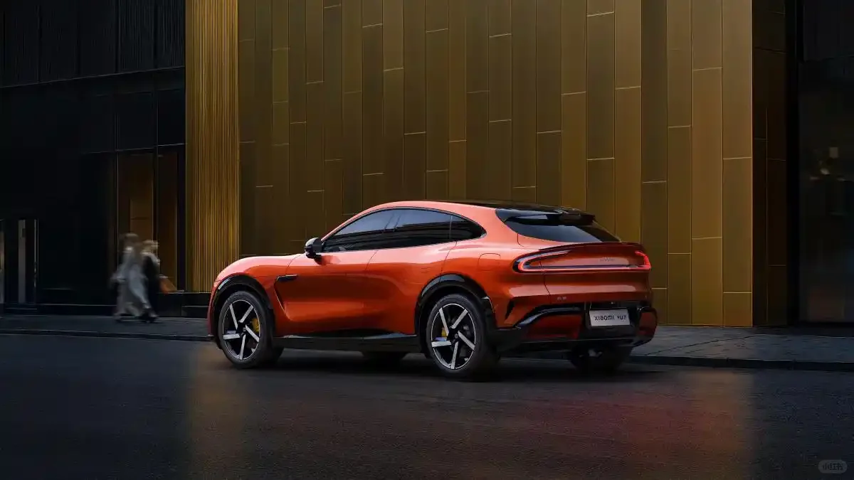 当小米YU7撞上瑜伽裤