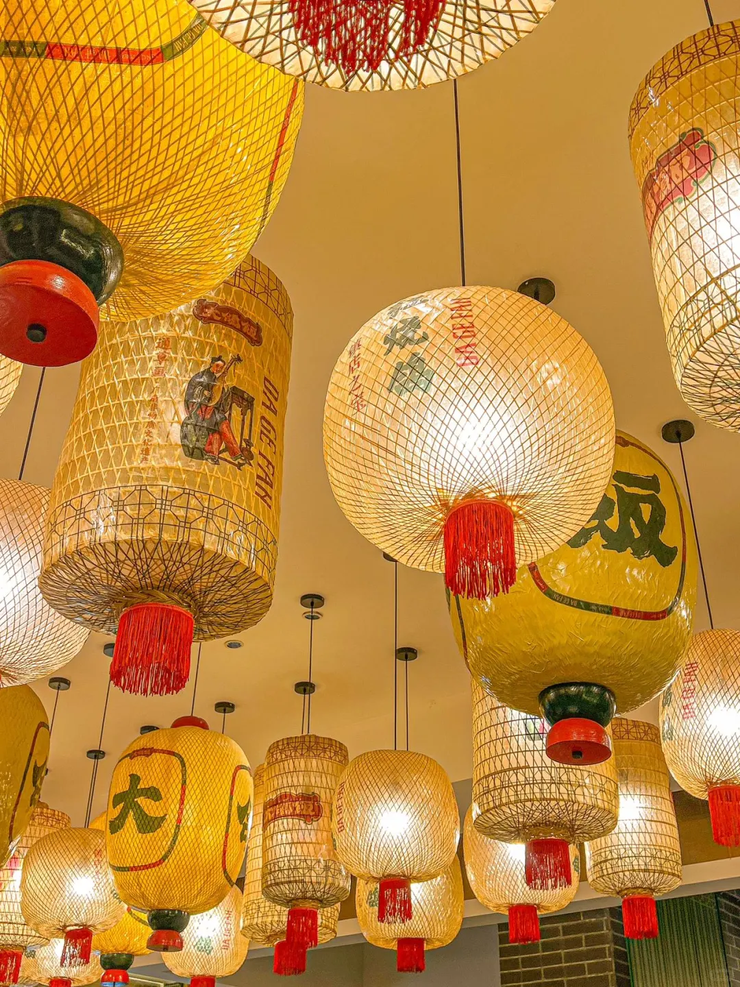 烟火气满满的怀旧餐厅！打卡好出片～