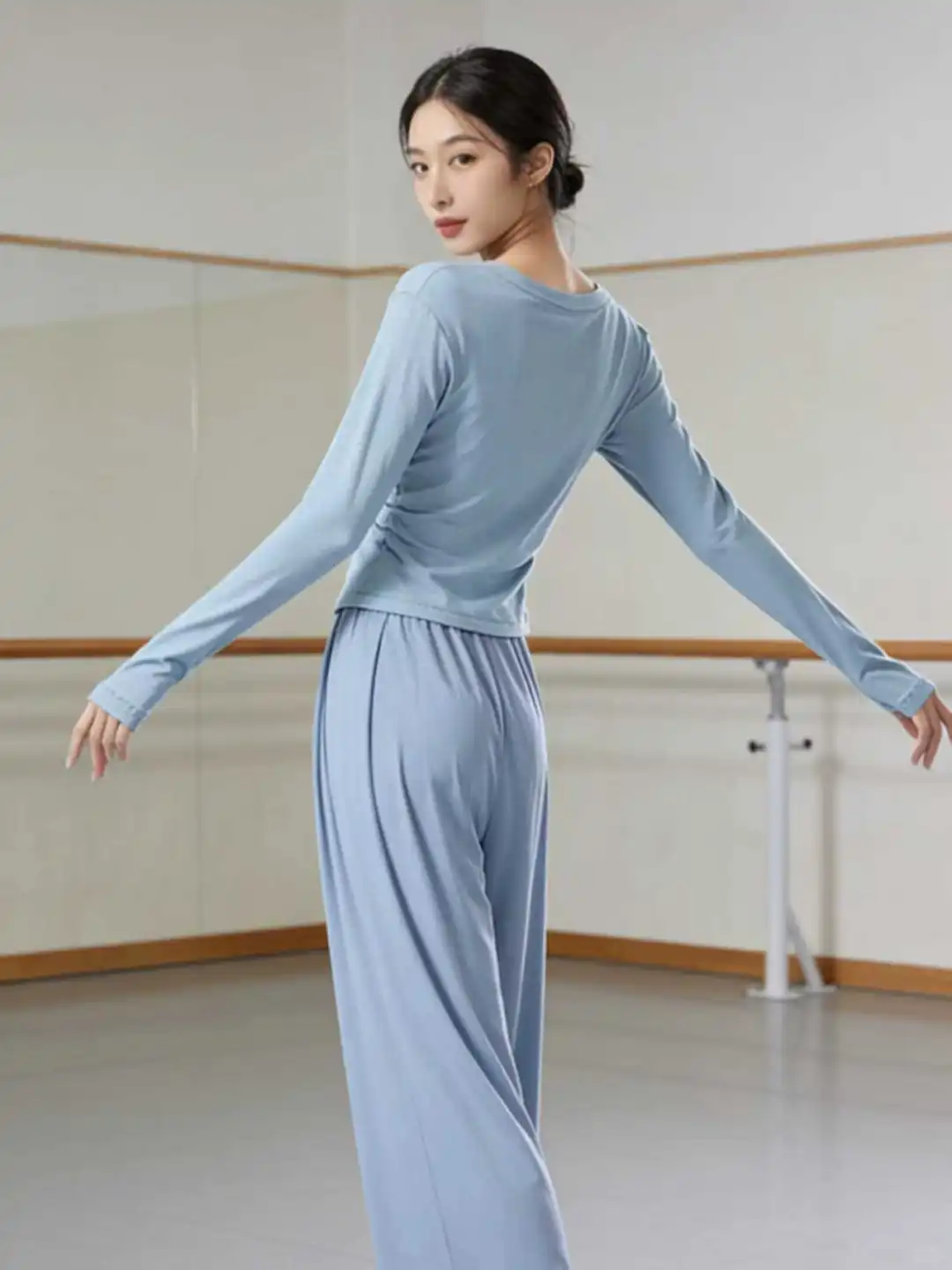 瑜伽服定制，舞蹈服定制，印logo