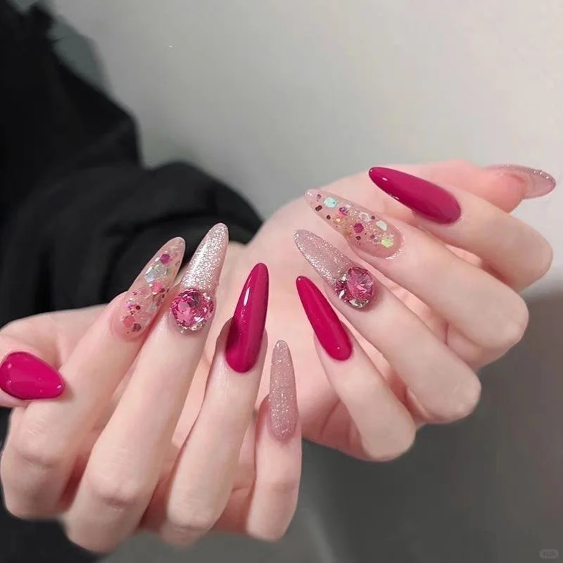 存一些娇艳大美女风格的美甲