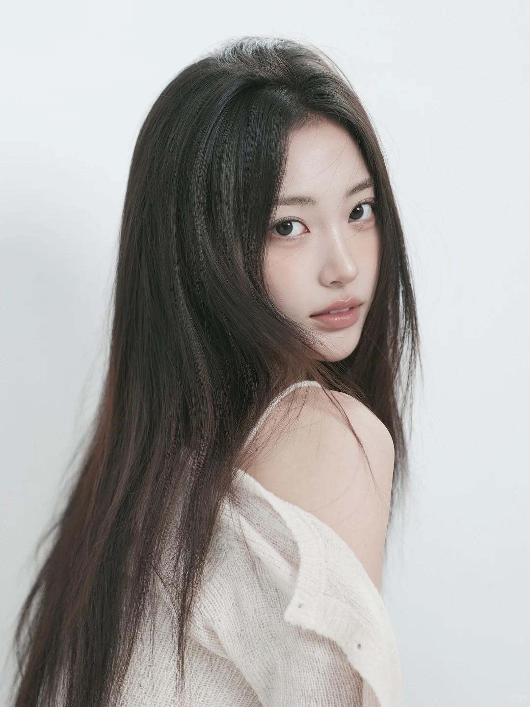 🌸 温柔纯欲风写真｜长发+白毛衣=氛围感