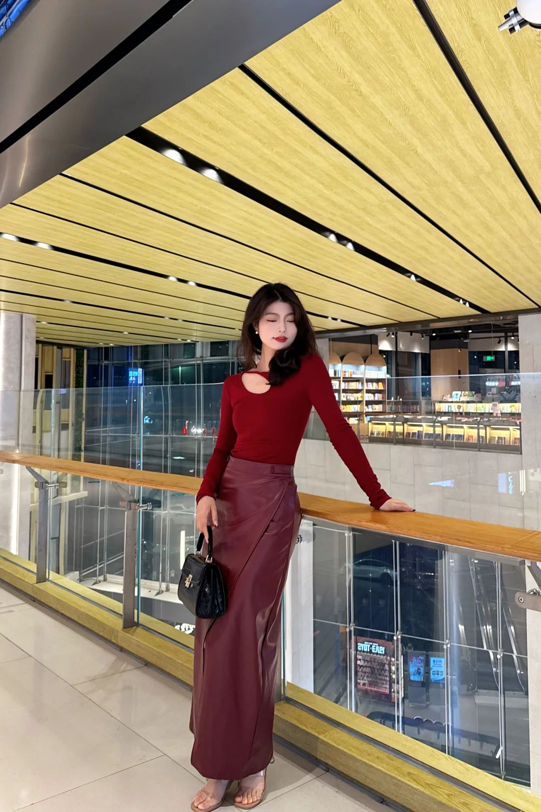 酒红系穿搭｜氛围感拿捏了 💃