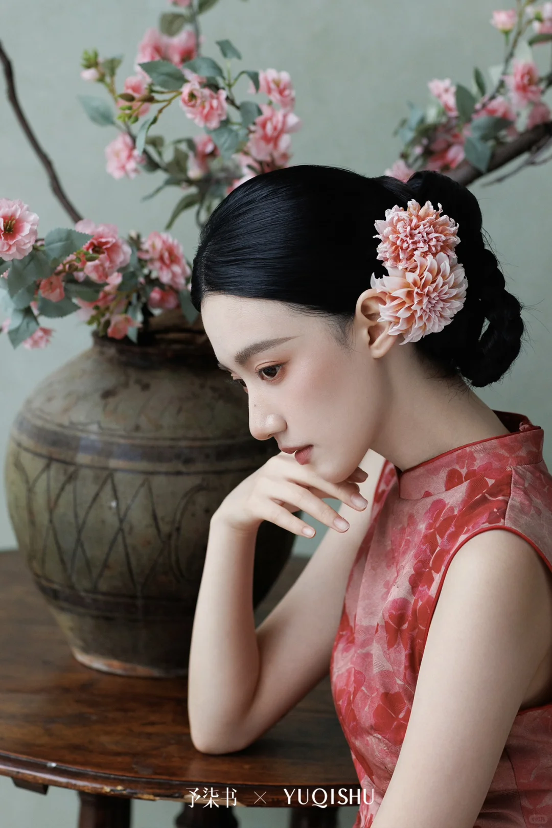 没想过旗袍写真能如此娇艳