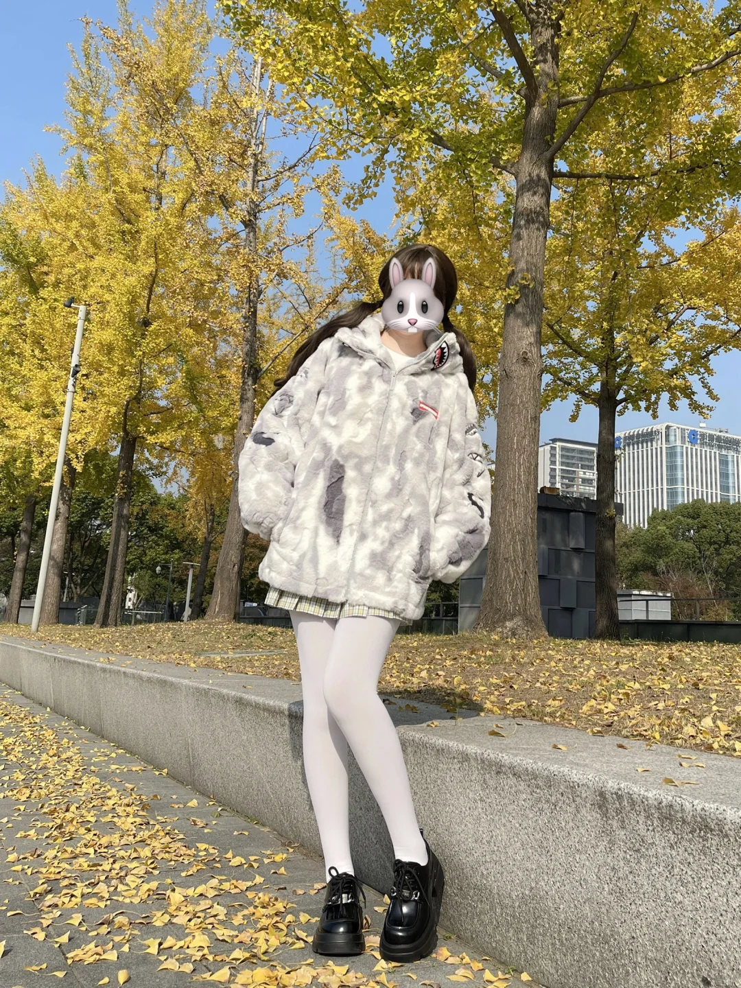 和银杏合照咯～毛茸茸➕白色连袜裤太绝啦