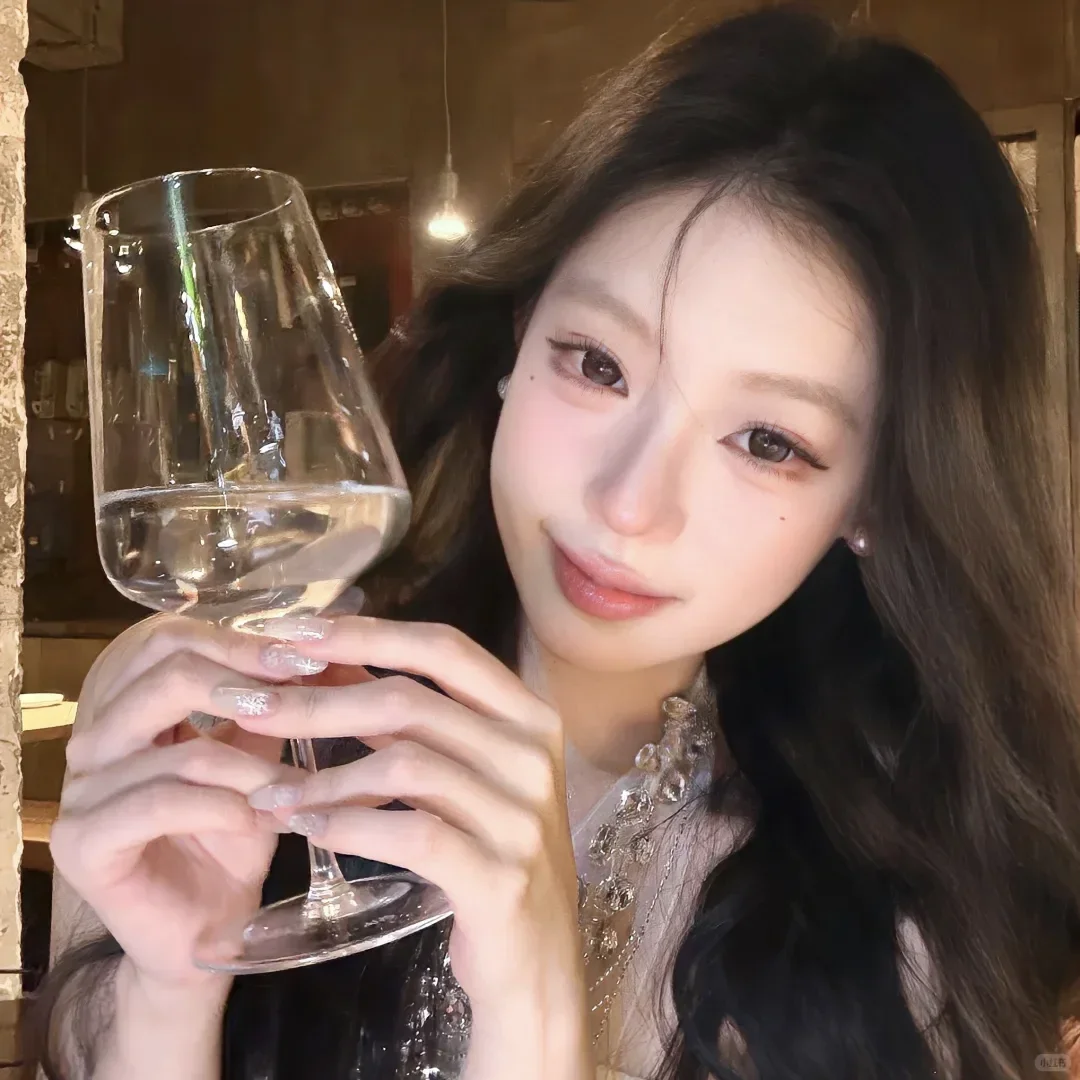 𝙒𝙚𝘾𝙝𝙖𝙩纯欲头像第八十九期｜衷肠