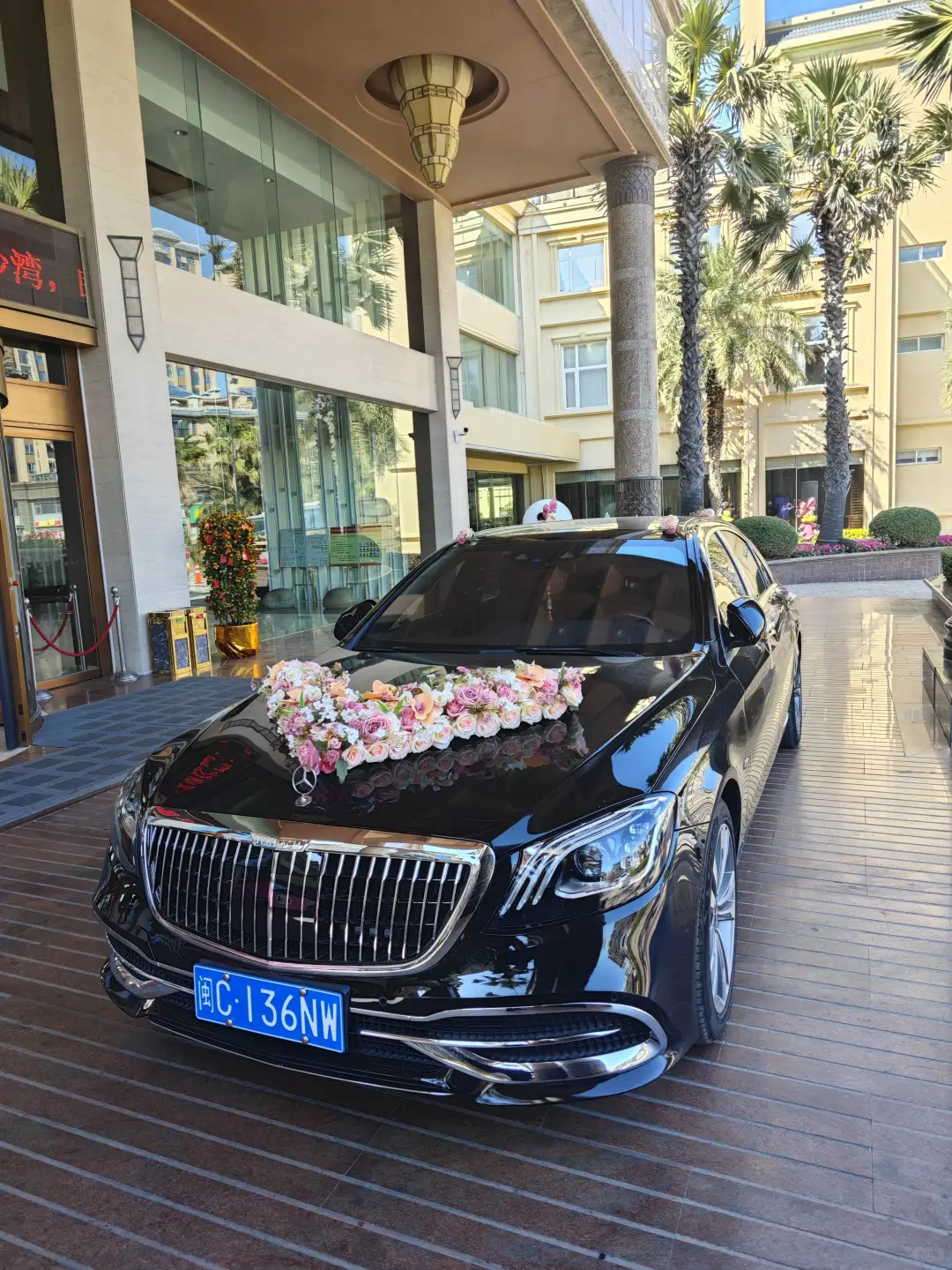 广州街头超吸睛的婚礼车队，仪式感拉满