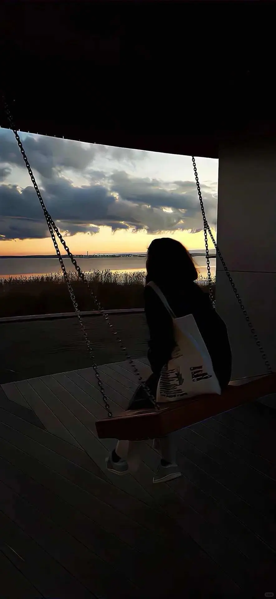 暗调光影里的绝色暴击✨4K美女壁纸直接封神