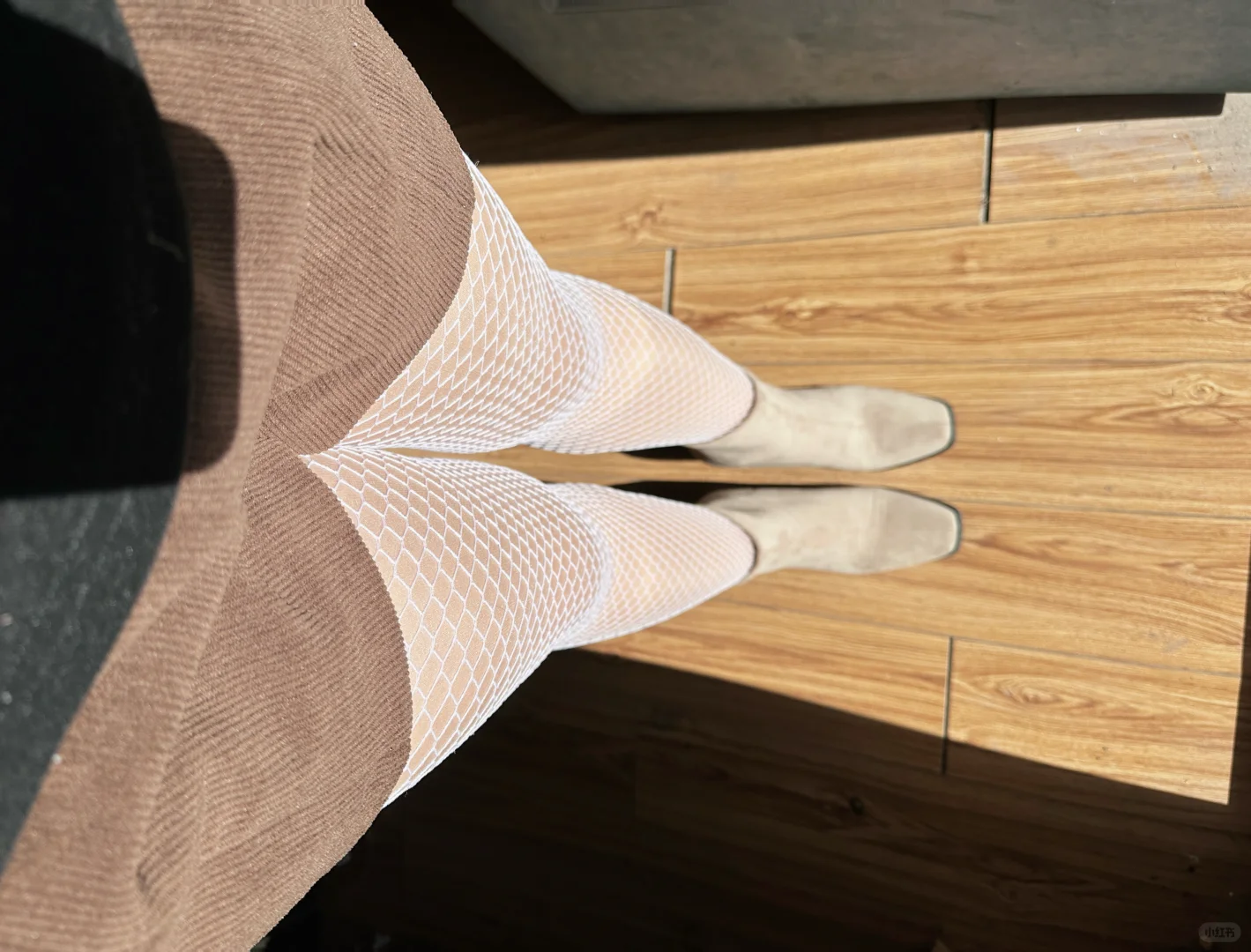 白色网纹袜到底搭啥