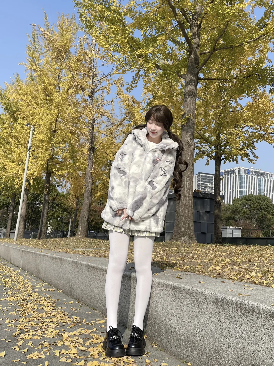 和银杏合照咯～毛茸茸➕白色连袜裤太绝啦