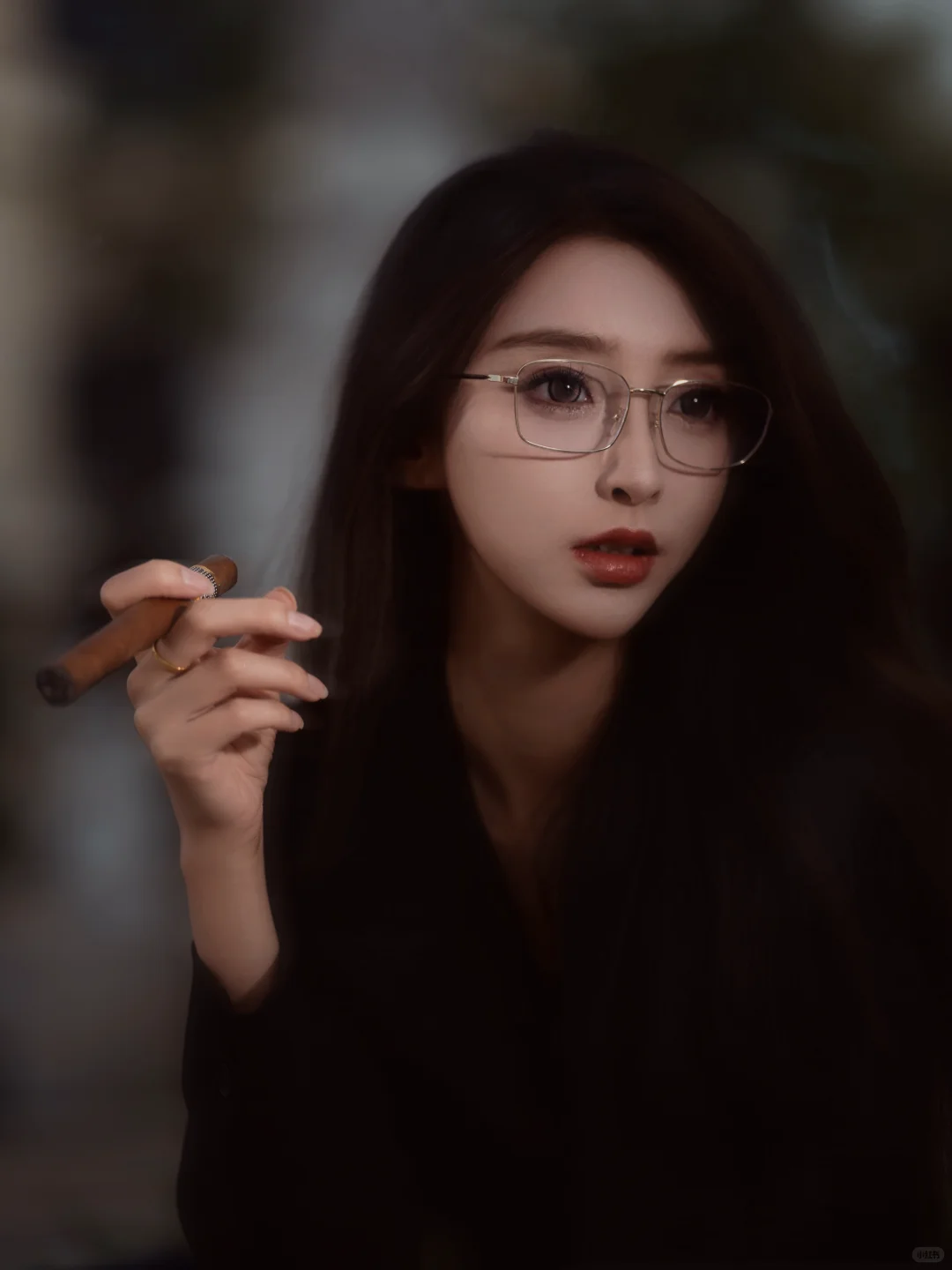 你的爱就像烟圈 不久便消散了