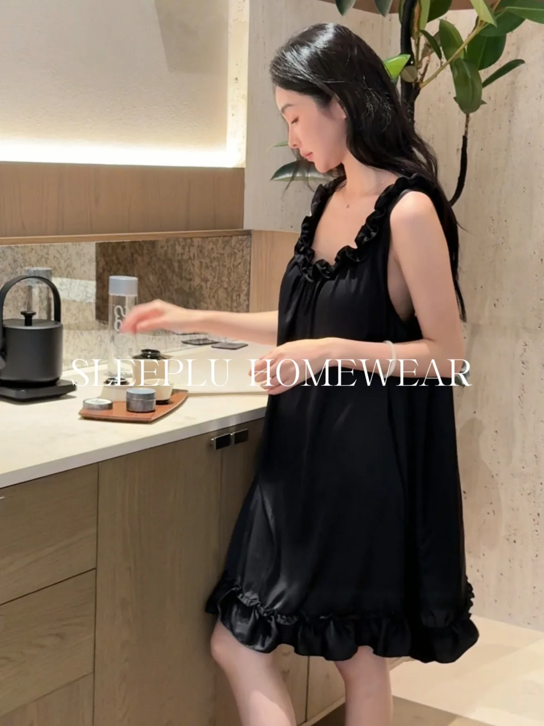 被这件露背睡裙拿捏住了！！🖤纯欲天菜！