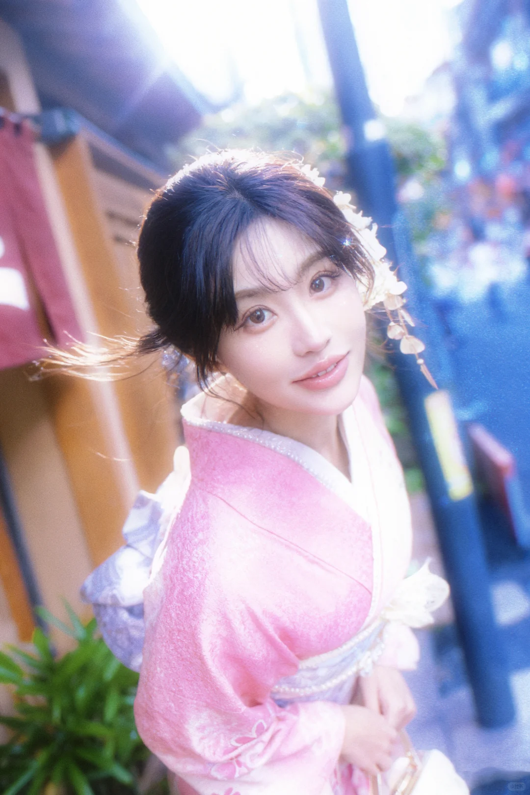 孙子的衣服全靠爷爷的美貌撑着