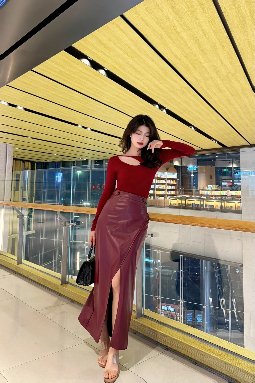 酒红系穿搭｜氛围感拿捏了 💃