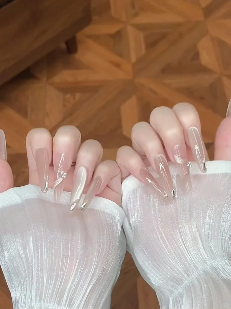 穿戴甲｜好温柔的纯欲风美甲💅