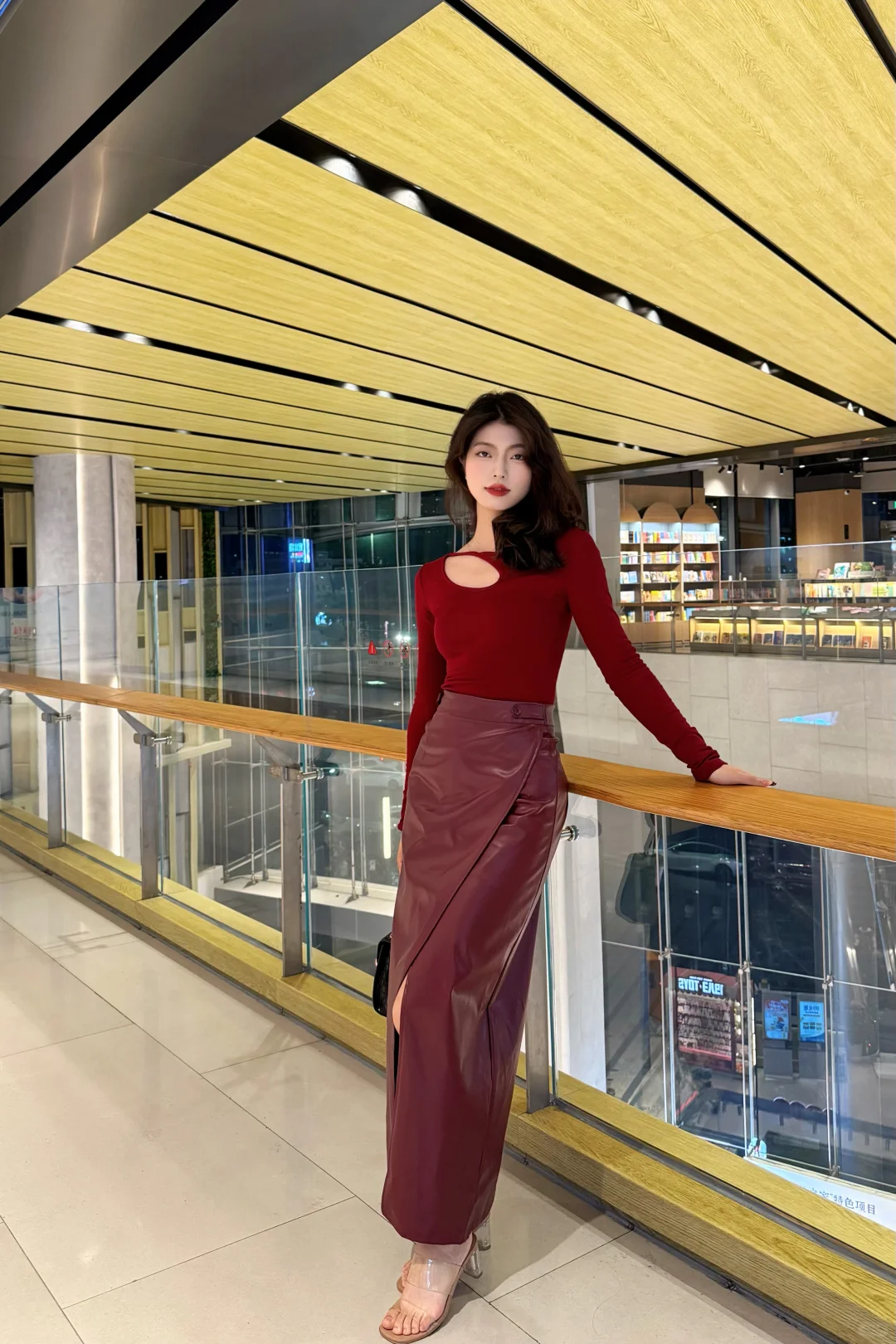 酒红系穿搭｜氛围感拿捏了 💃