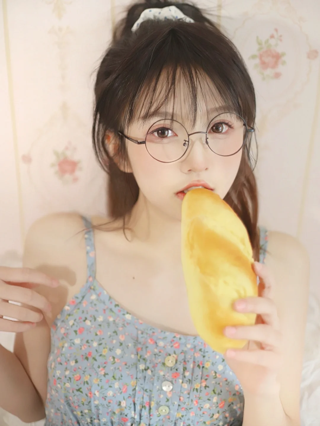 面包与少女｜日系居家纯欲写真