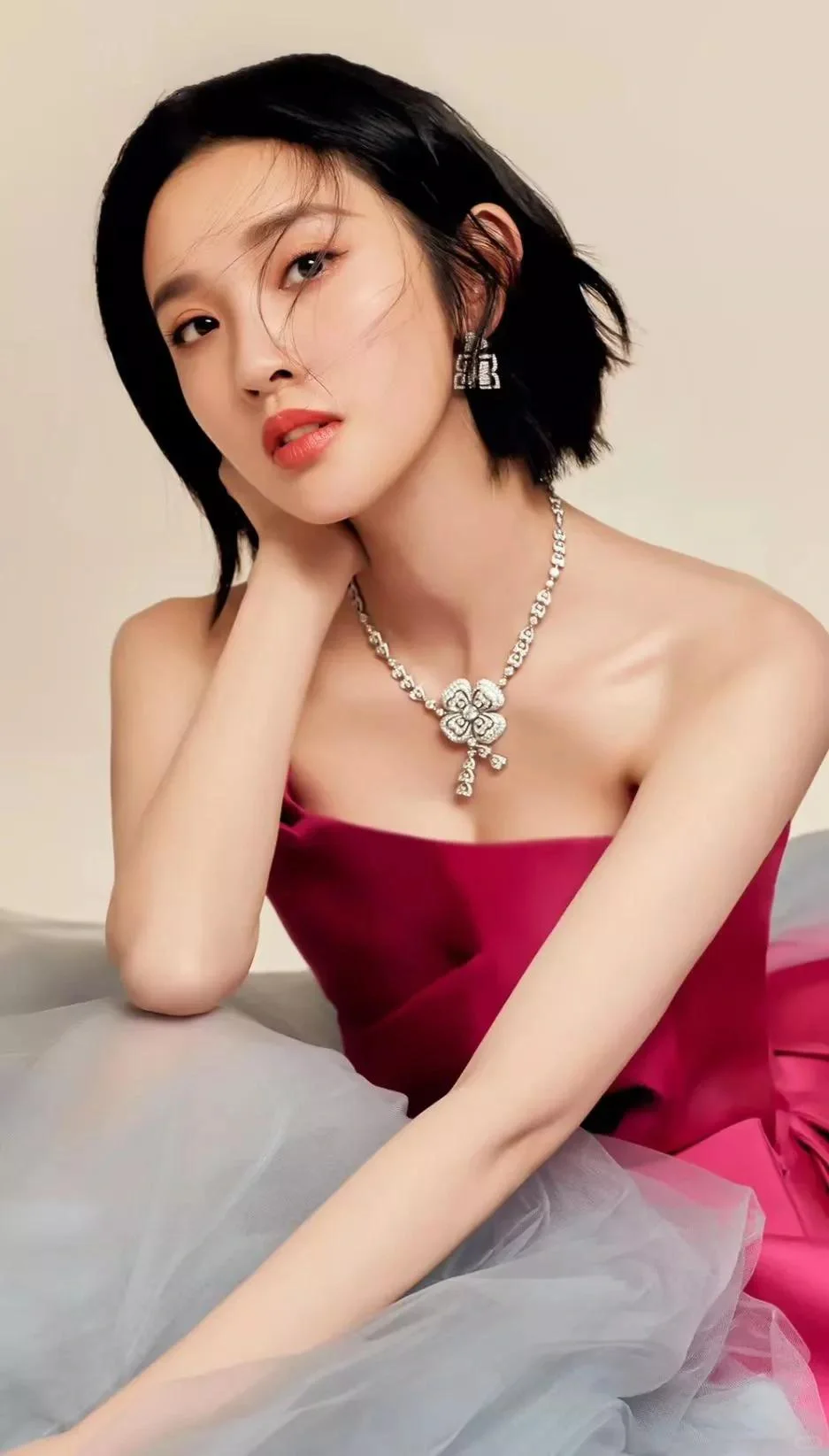 娇美艳阳的唐艺昕