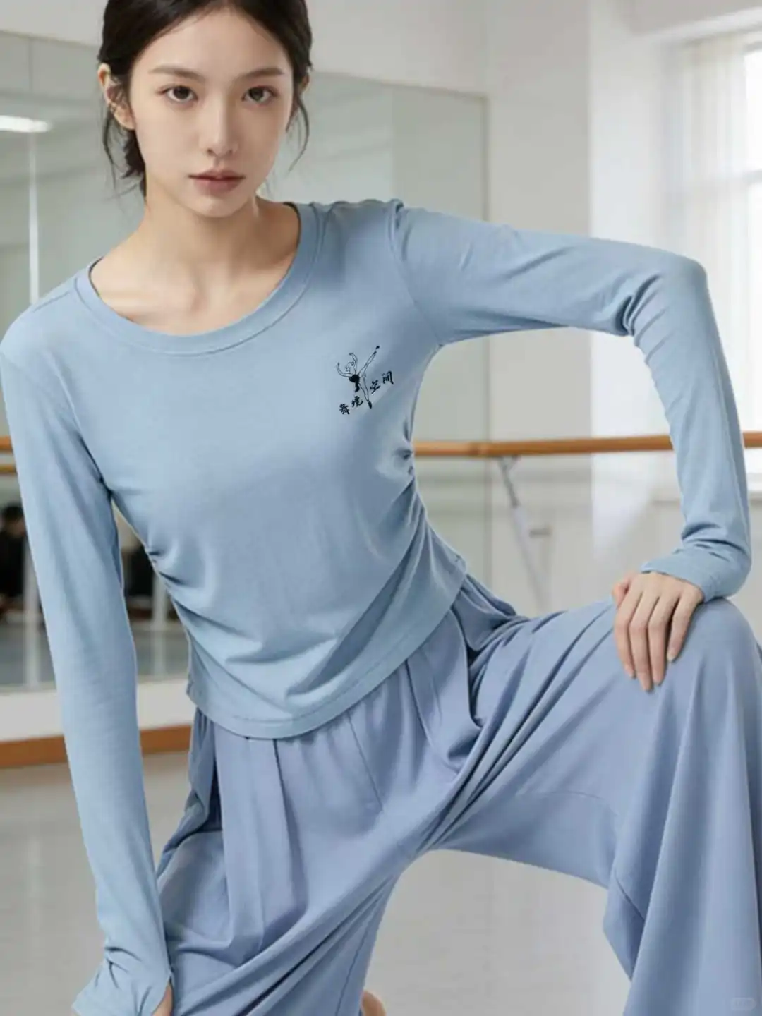 瑜伽服定制，舞蹈服定制，印logo