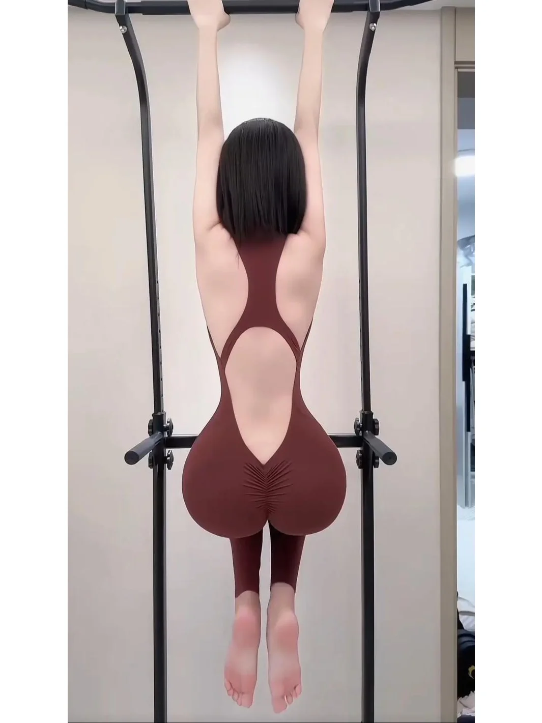 当小米YU7撞上瑜伽裤