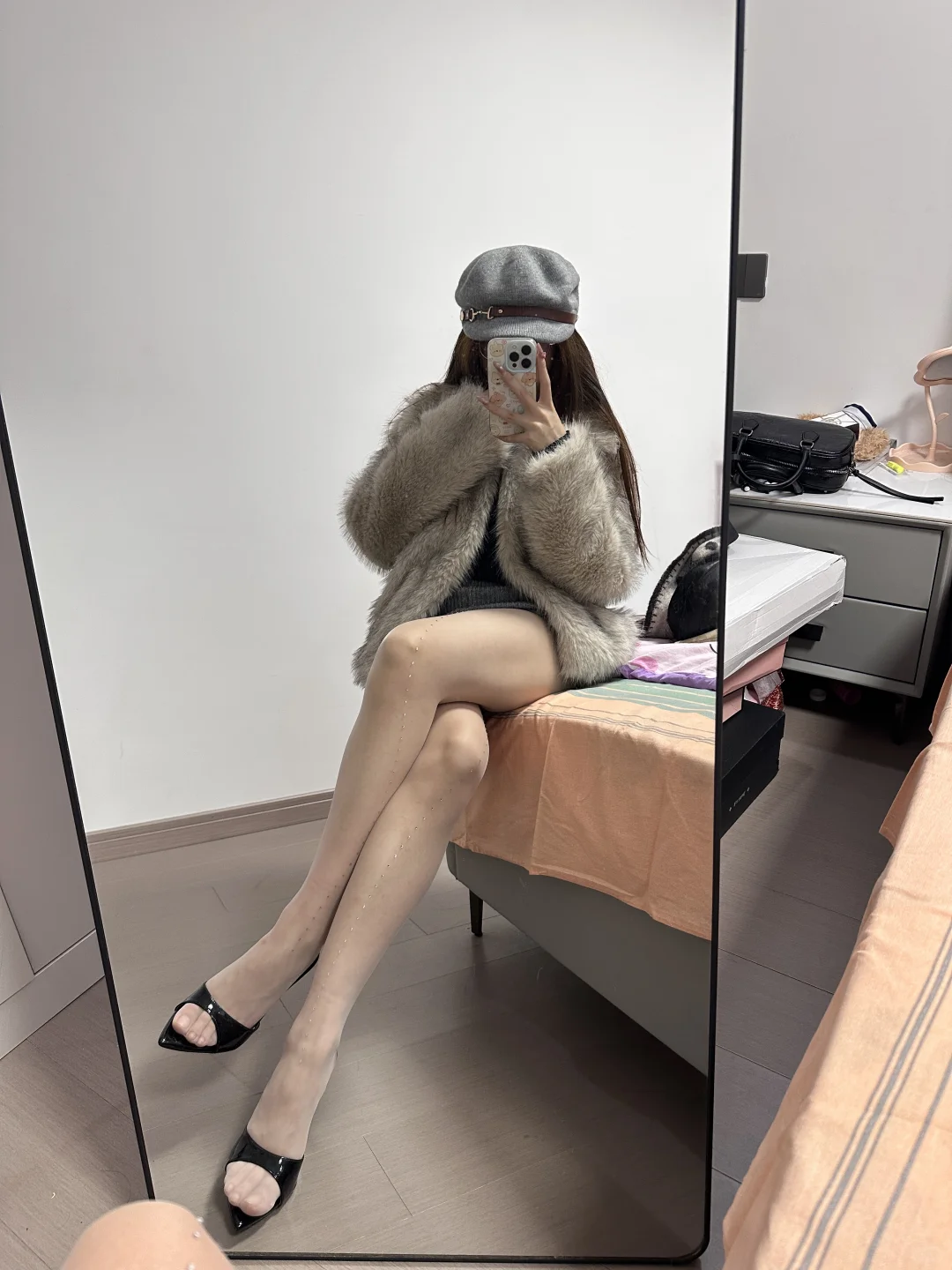 御姐感坐姿拍照姿势分享