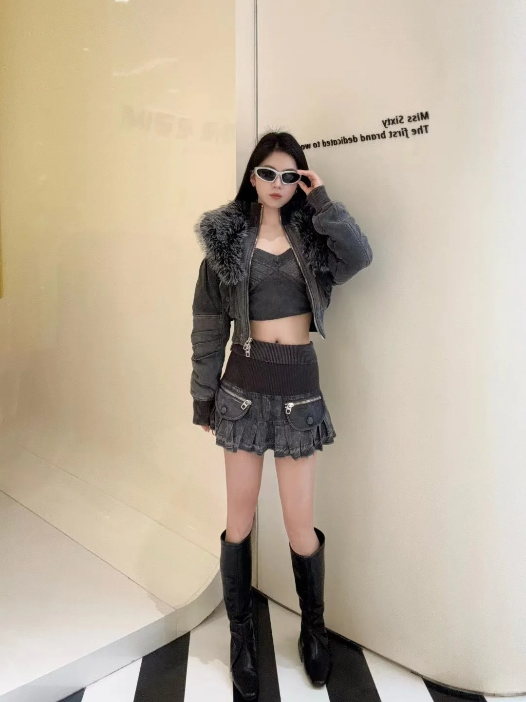 新品穿搭分享✨千禧辣妹风狠狠戳中！做旧黑