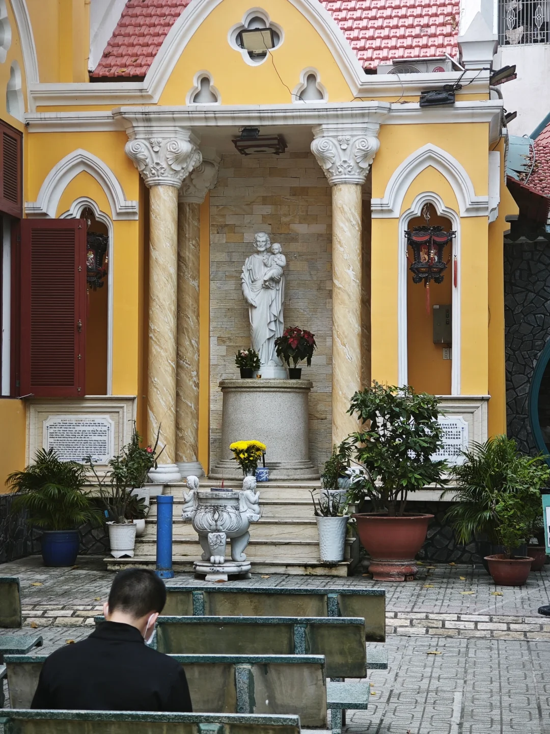 在五郡吃早茶喝咖啡看大爷炒豆子