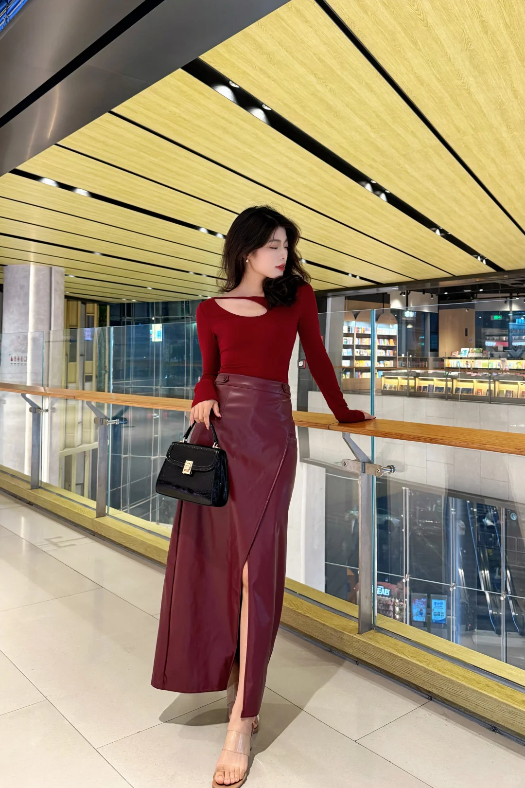 酒红系穿搭｜氛围感拿捏了 💃