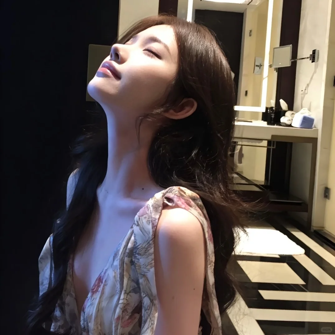 啊啊好美！wechat聊天都有欲望！