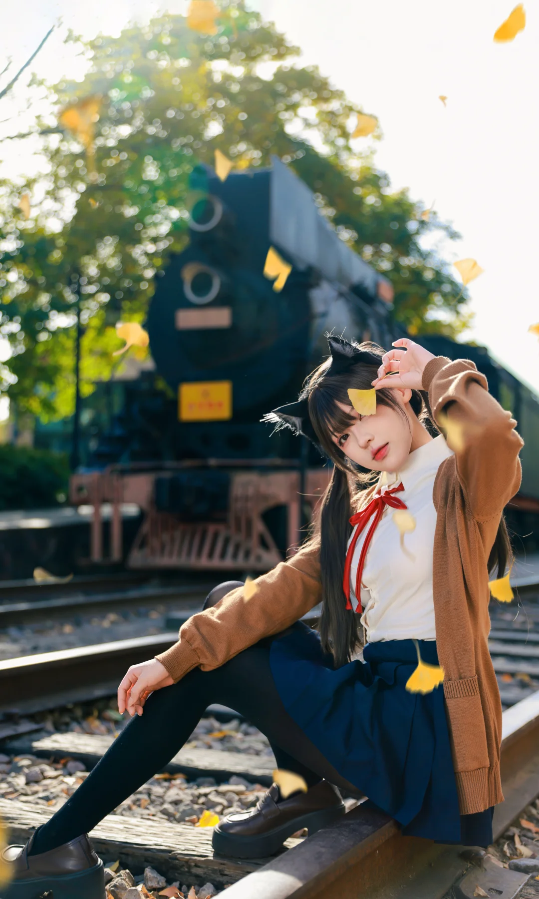 白塔公园银杏季｜JK黑丝怎么拍性感⁉️