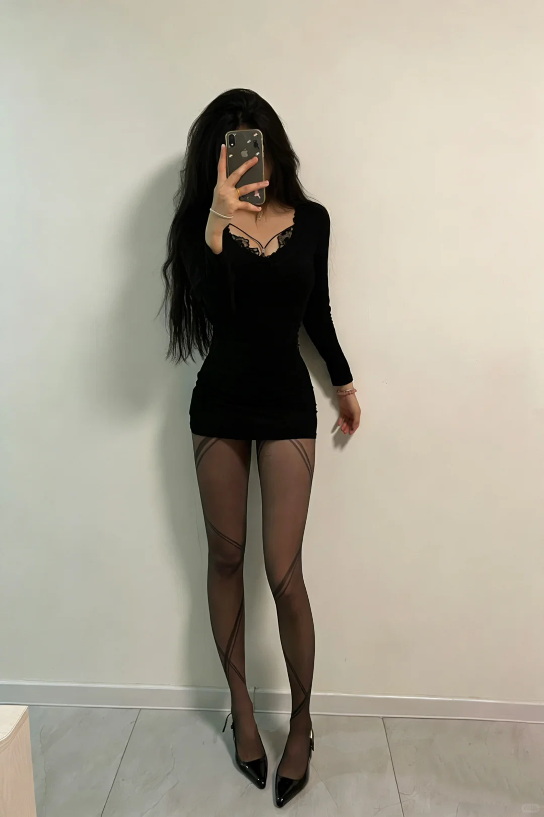 御姐三要素 黑丝 黑裙 高跟