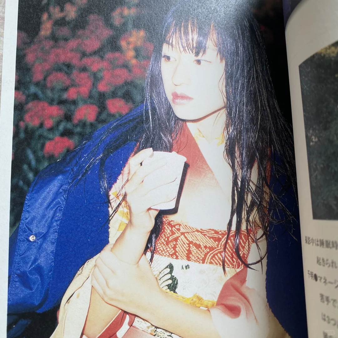 出栗山千明写真集《死国の千明》