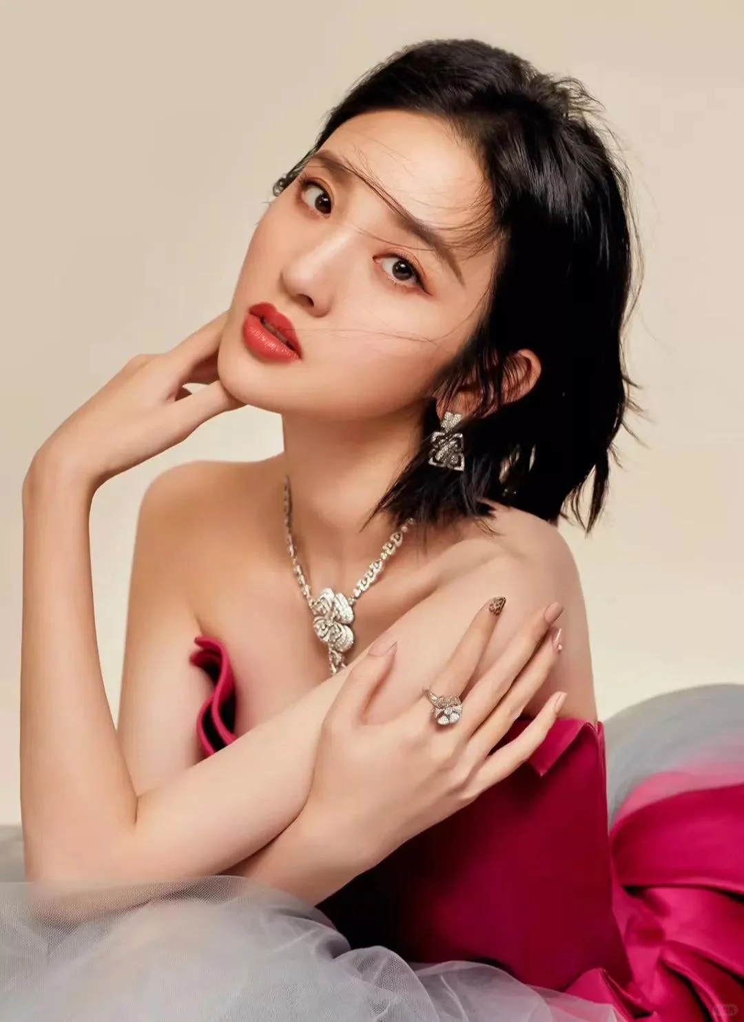 娇美艳阳的唐艺昕