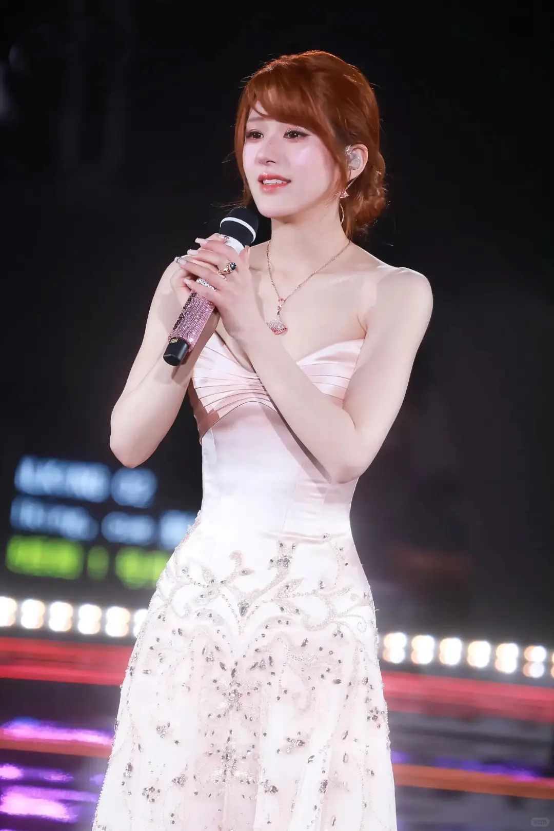 赵露思壁纸｜美神降临