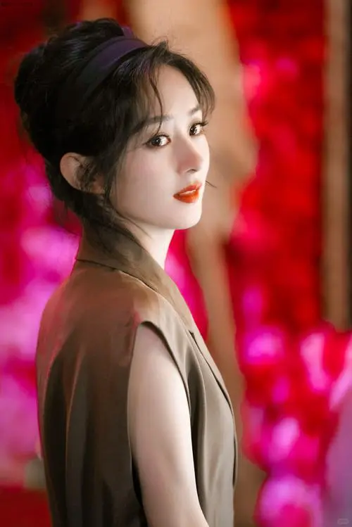 颖宝回眸一笑真是太清丽脱俗了