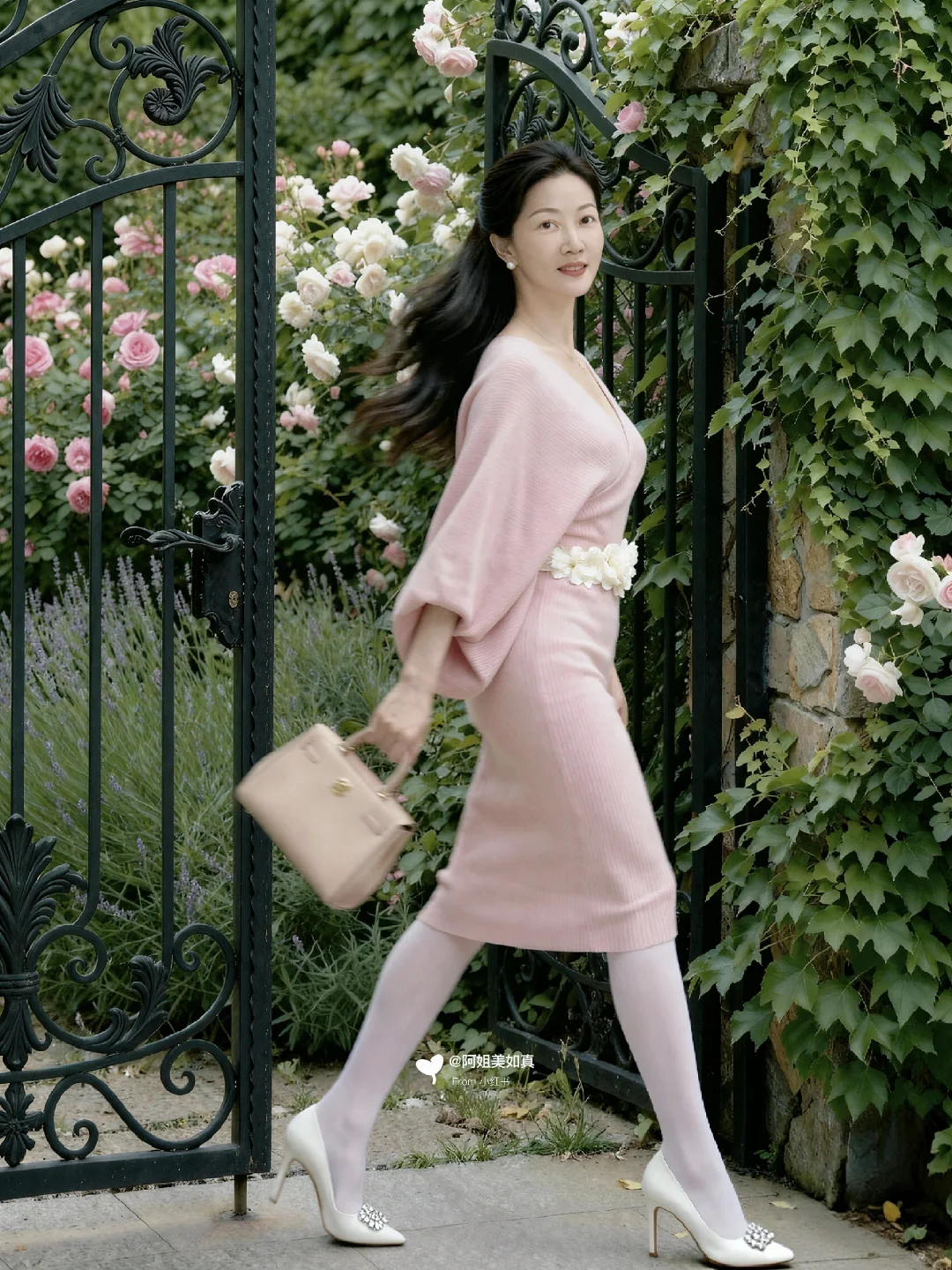 我的秘密花园，粉色连衣裙（2）