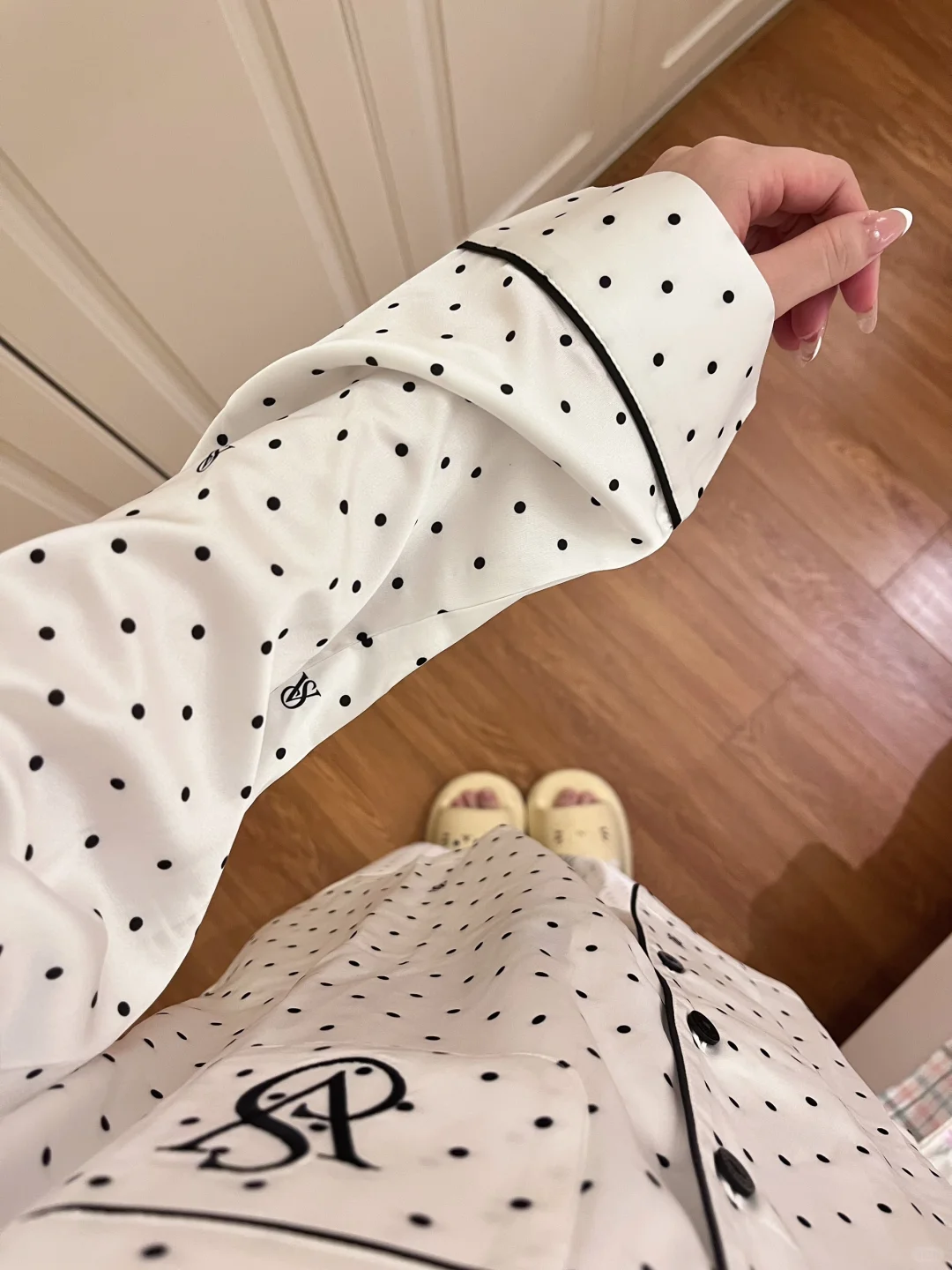 求助 维密热门睡衣4选一