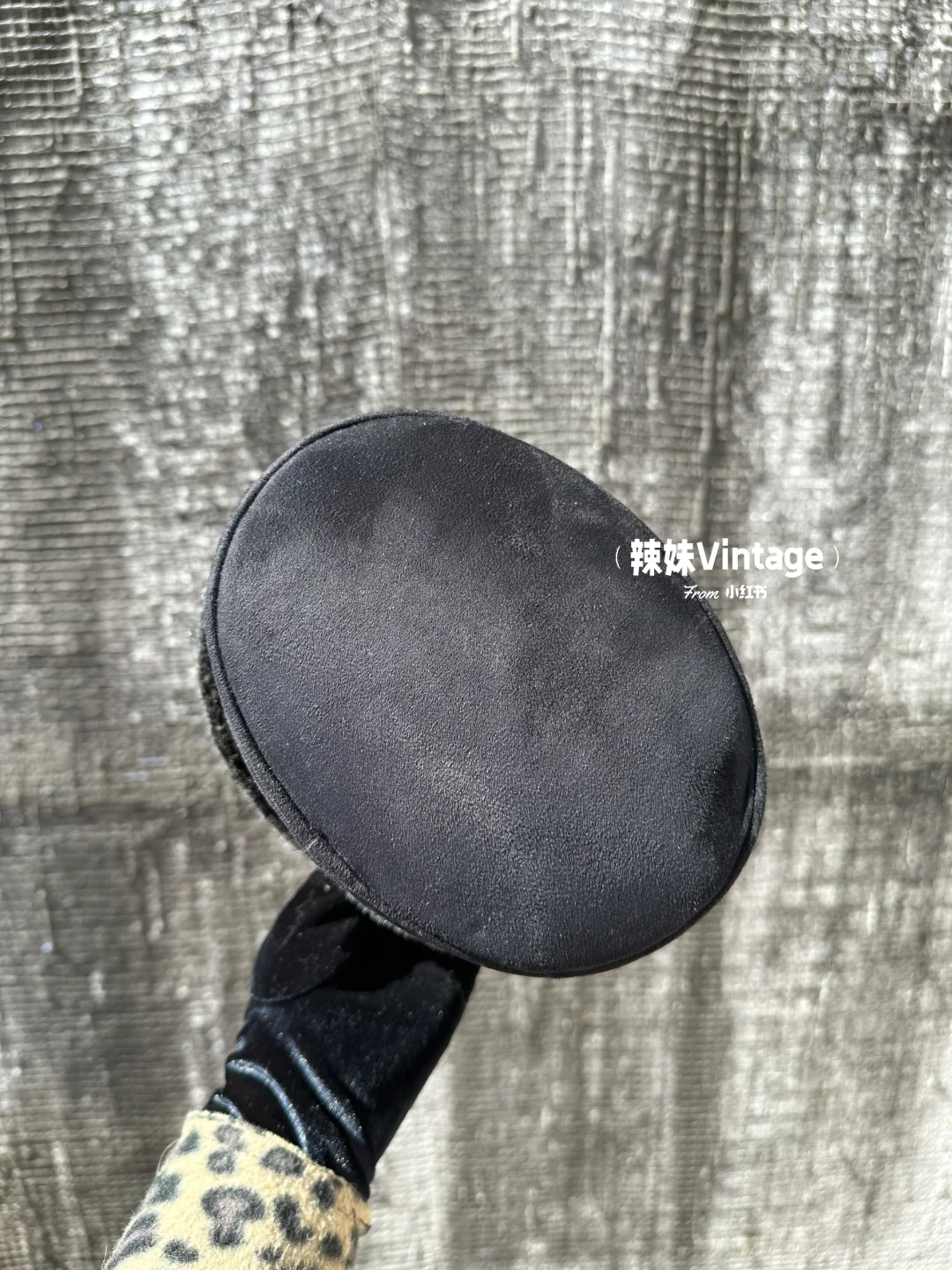 又被这支黑色麂皮皮草胸衣包刷新审美了🫠