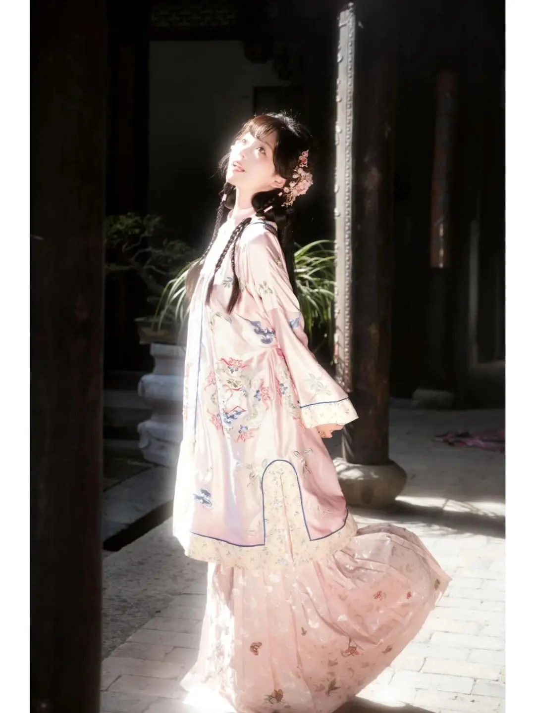 在景德镇拍到这款元气可爱版清汉女啦❣❣