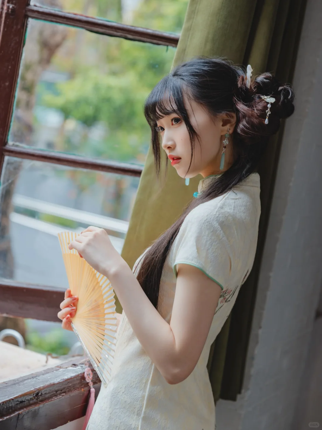 室内人像|黑/白丝or光腿哪个和旗袍更搭🤔