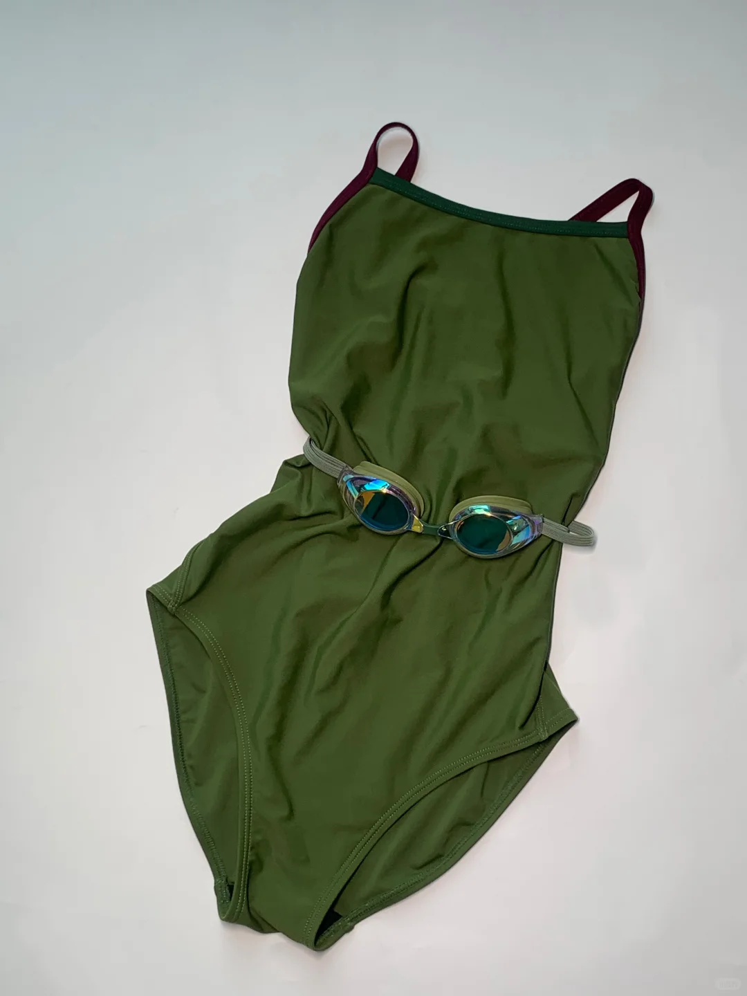 我宣布！纯色泳衣赢了❗