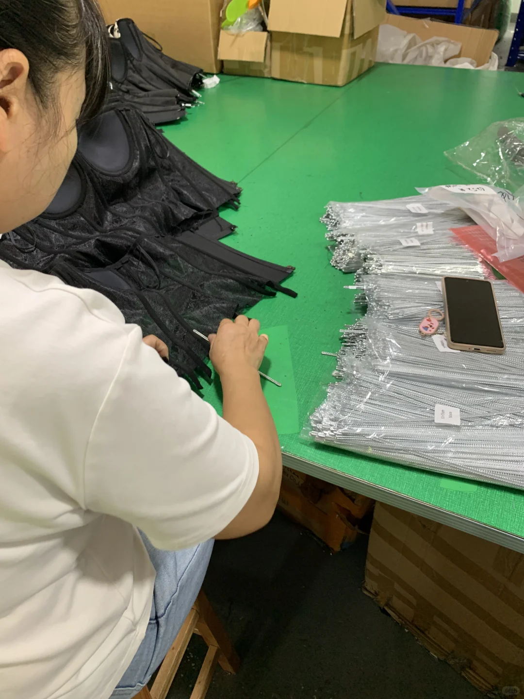 客返评｜鱼骨胸衣源头工厂，低成本穿出高级感