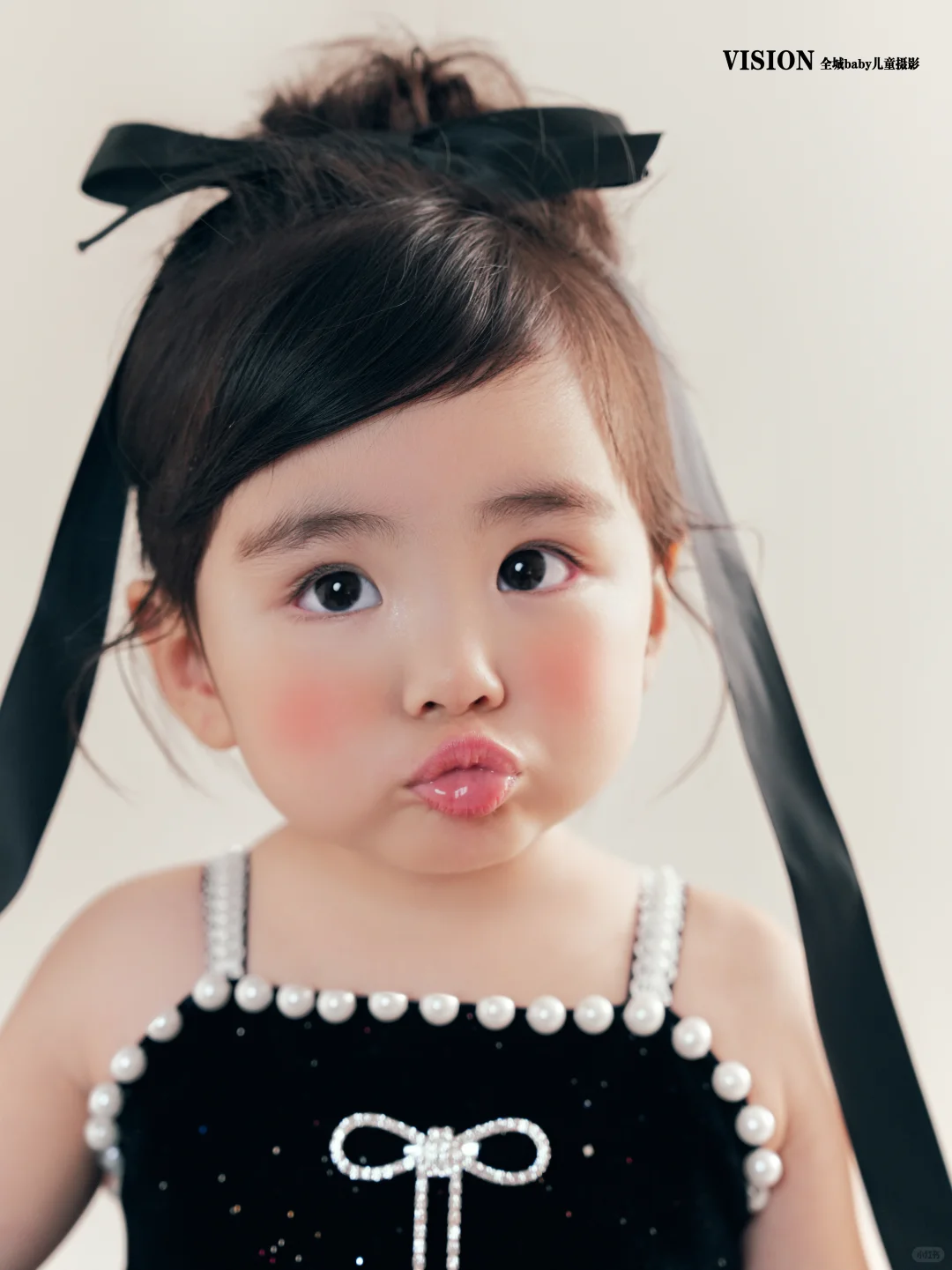 女鹅3岁生日照｜甜酷黑纱小公主👑