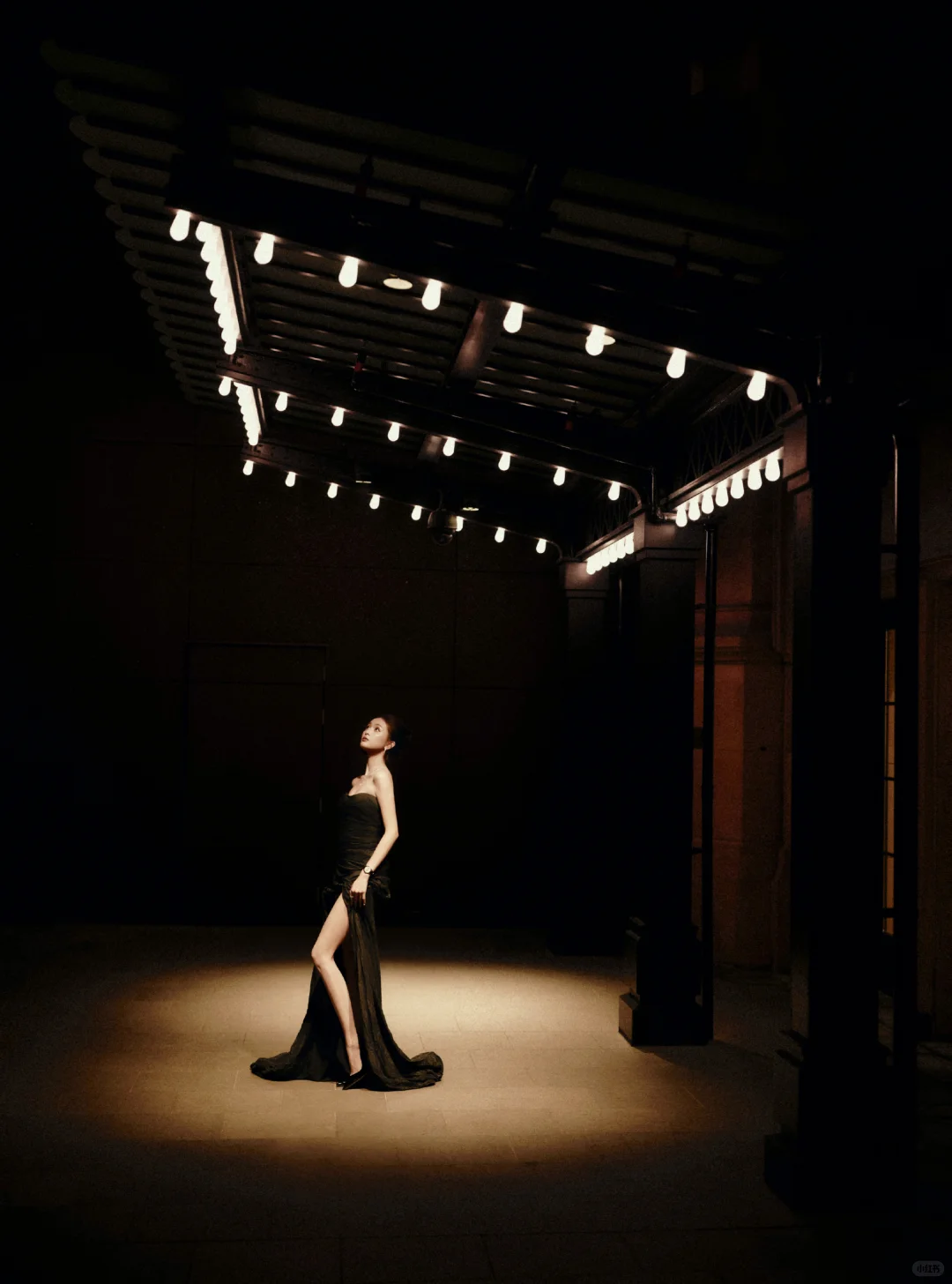 吴宣仪的性感大长腿，危险又迷人