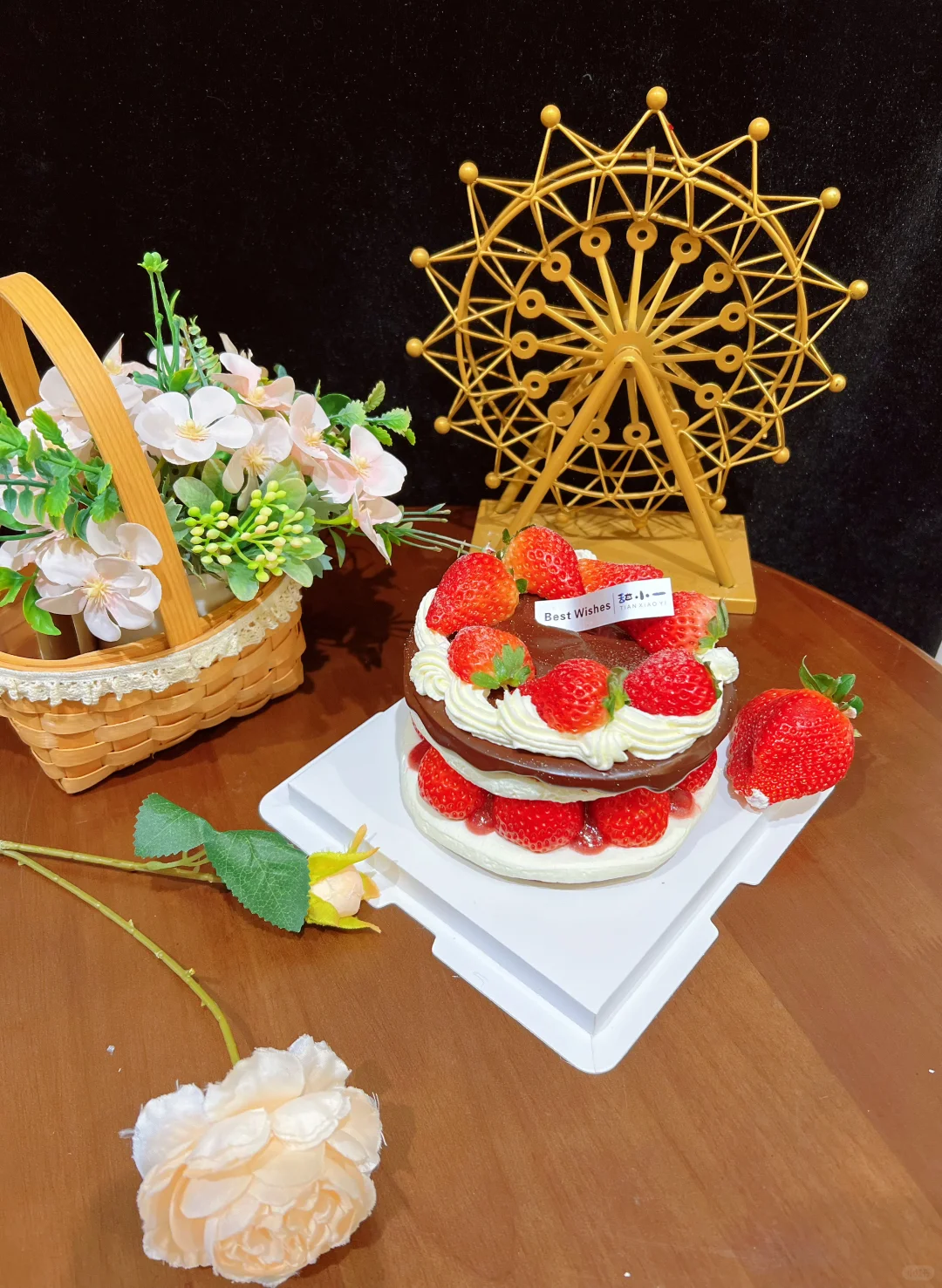 如果一个90斤美少女一次吃了10个蛋糕🎂那么