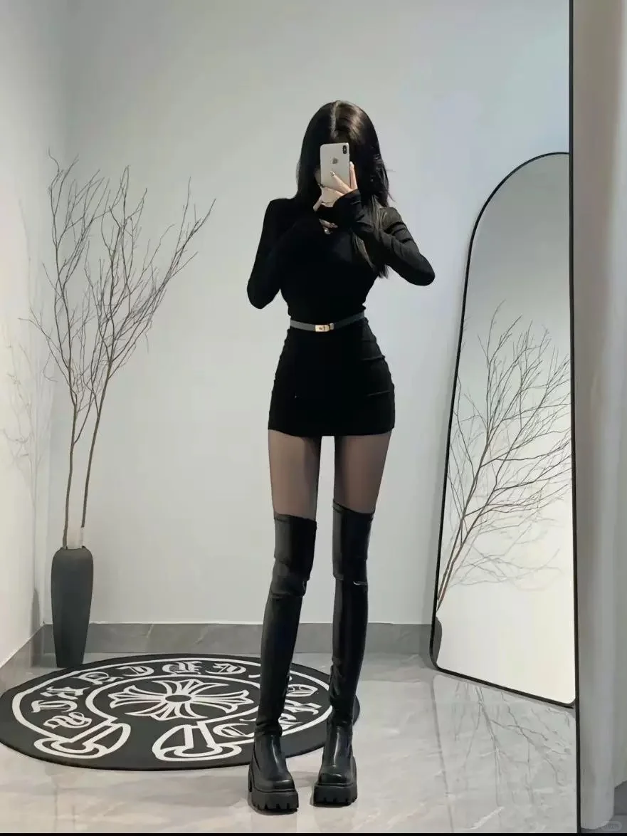 半高领针织包臀连衣裙秋冬女辣妹修身纯欲短