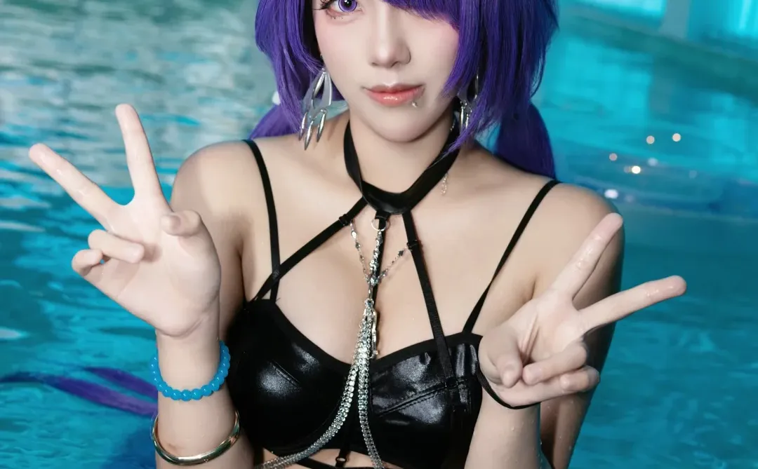 是莫加多尔泳装～