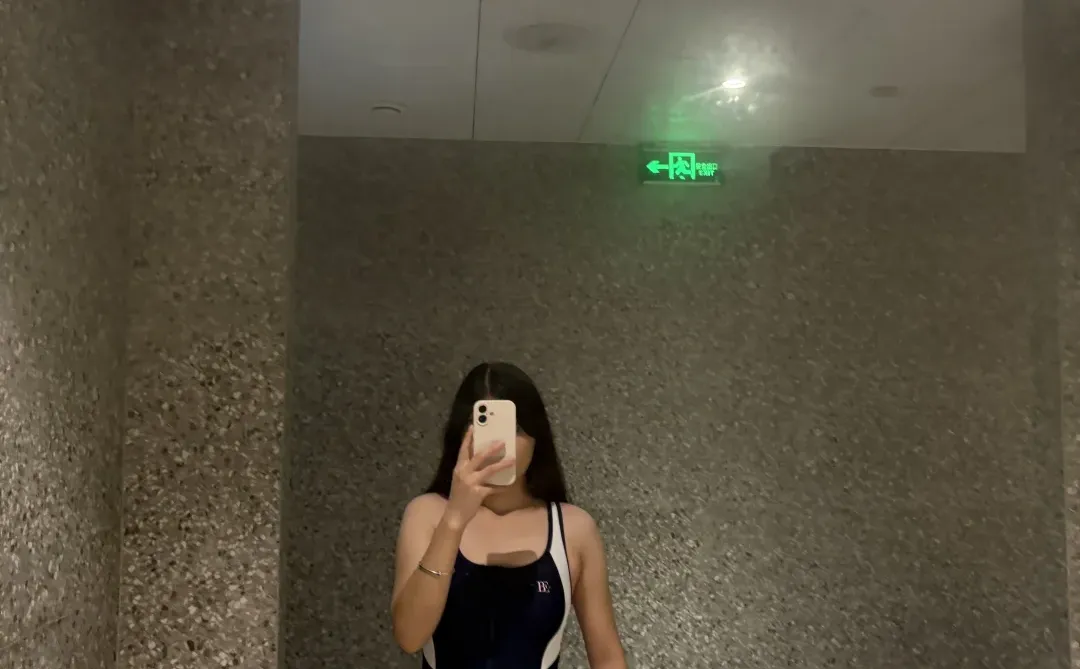 发现一个超适合游泳的泳衣！