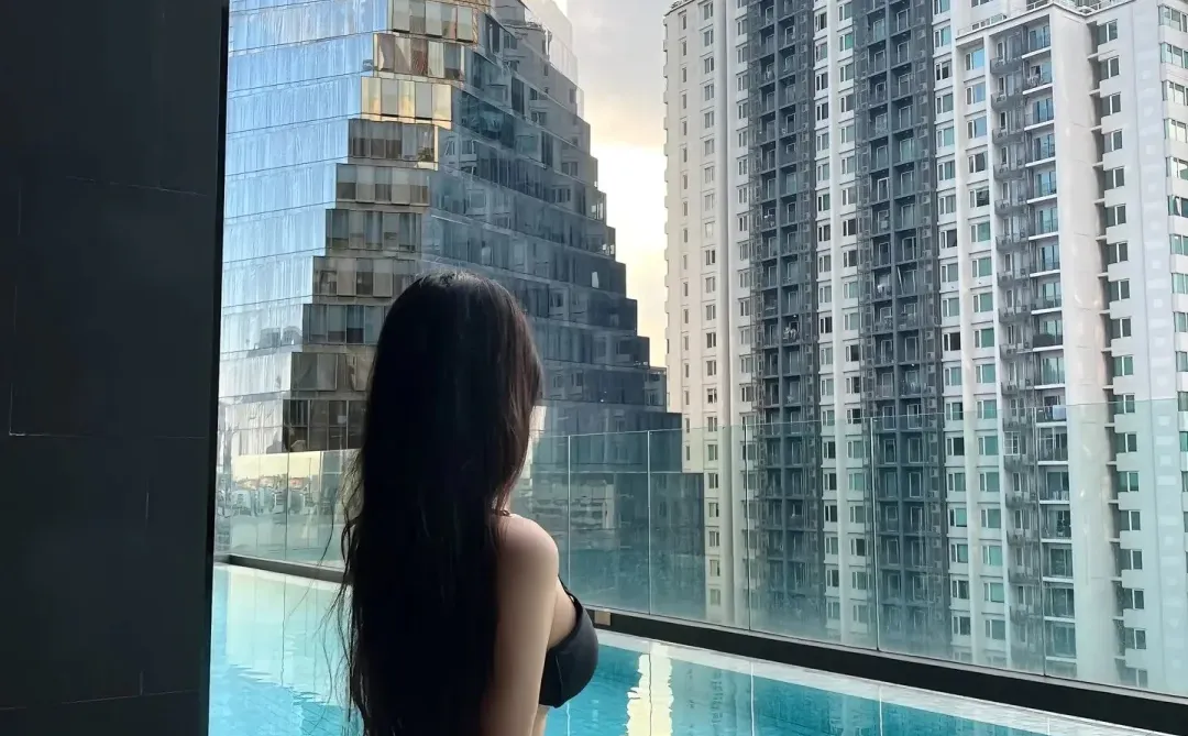 水灵灵的泳衣，水灵灵的我～