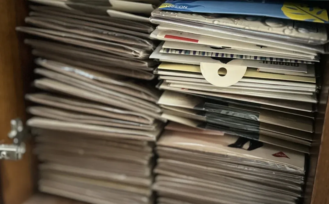 几百双丝袜 每一双都是艺术品