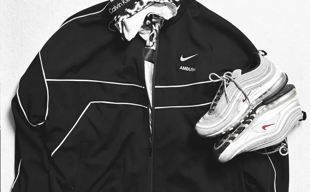 今天的丝袜会闪光